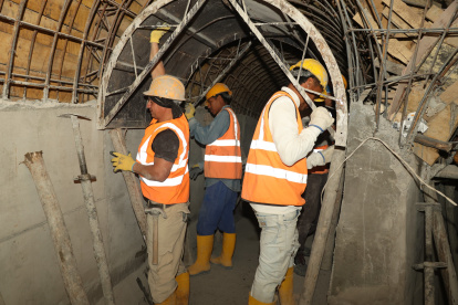 En El Inca se construye el colector de alivio Granados, con el 71%.