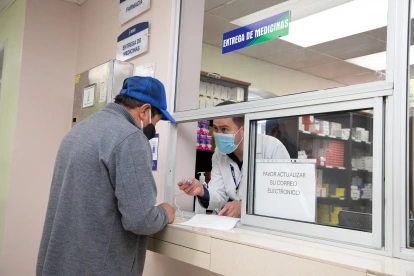 Medicamentos serán distribuidos en unidades del IESS en ocho entregas programadas.