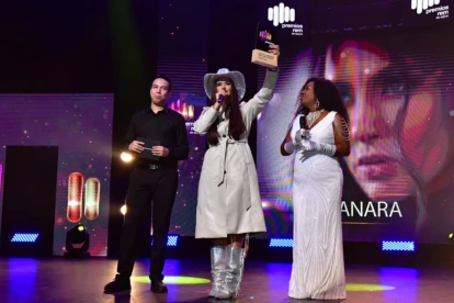 Dayanara Peralta se convierte en la artista femenina más escuchada.