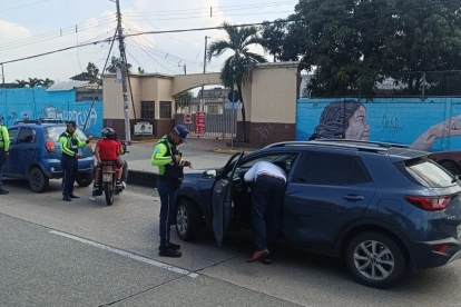 La ATM de Guayaquil aclaró que los agentes de tránsito solo pueden emitir multas cuando actúan dentro de operativos previamente coordinados o respaldados por el sistema de videovigilancia