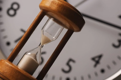 Dedicamos casi todo nuestro tiempo a estudiar y trabajar, y no a compartir con nuestros seres queridos o a hacer lo que nos hace sentir realizados.