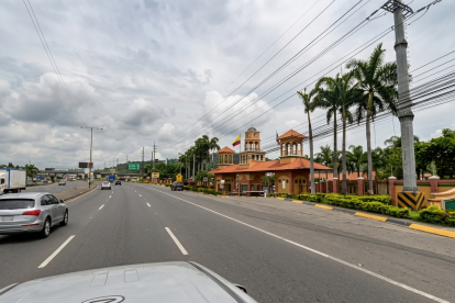 La etapa Rubí, en la urbanización La Joya, fue una de las afectadas por la suspensión imprevista del servicio de energía eléctrica.