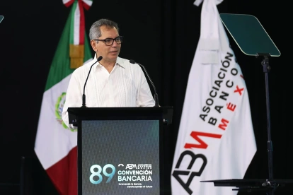 20/03/2026 20:45 (UTC)
    Crédito:
    EFE
    Fuente:
    EFE
    Autor:
    Alonso Cupul
    Temática:
    Política » Gobierno
    Economía, negocios y finanzas
    Personajes:
    EDGAR AMADOR ZAMORA (SECRETARIO DE HACIENDA MEXICO)

El secretario de Hacienda de México, Édgar Amador.