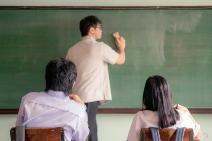 El maestro es maestro a todas horas con fe, optimismo y sabiduría.