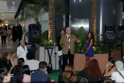 Emilio Oneto, administración general del Policentro, durante su presentación.