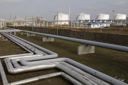 Imagen de archivo de una refinería de petróleo.