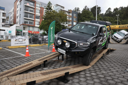 Las camionetas D-Max están al servicio del público para las pruebas dentro de los Chevy Days.