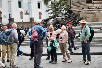 Visitantes recorren Centro Histórico reflejando una recuperación progresiva del sector turístico.