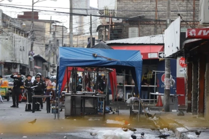 Escena del ataque armado en el sector de El Camal, en el sur de Guayaquil, donde se registró una balacera la tarde de este sábado.