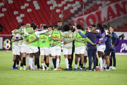 La educación financiera a los jugadores en los clubes es clave para evitar problemas en el retiro.