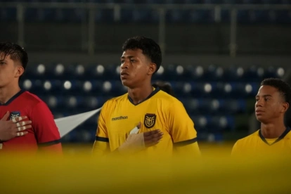 Jugadores de la Selección de Ecuador Sub 17 previo a un partido.