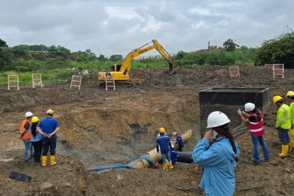Trabajos de mantenimiento en la red de distribución de agua potable en el norte de Guayaquil obligaron a extender el corte del servicio en varios sectores.