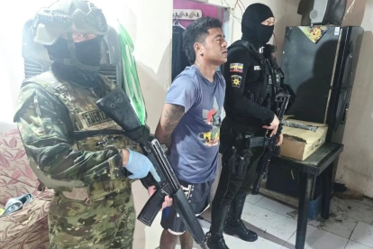 Operativo militar capturó a alias Tazmania en Babahoyo durante control en la vía Jujan.