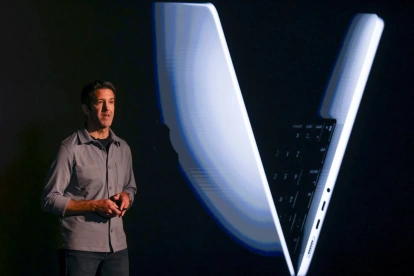 John Ternus, ingeniero con más de dos décadas en Apple, asumirá como CEO en septiembre de 2026 tras la salida de Tim Cook.