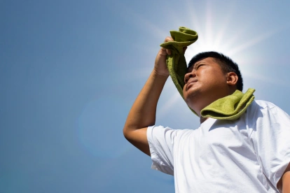 Referencial.La población enfrenta jornadas sofocantes mientras se mantiene la alerta meteorológica.