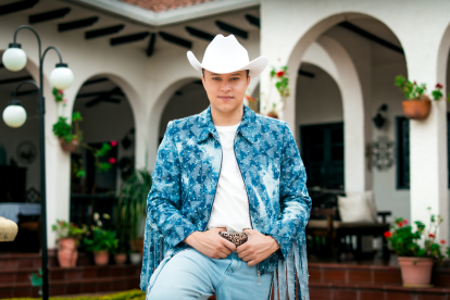 Jhon De la Torre, cantante regional mexicano, lanza nuevo tema.