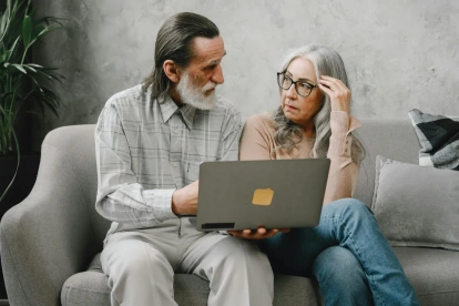 El proceso de devolución del IVA permite recuperar parte del dinero de compras personales realizadas en Ecuador, bajo condiciones establecidas por el Servicio de Rentas Internas.