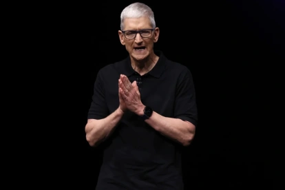 Tim Cook, quien lideró la compañía desde 2011, deja el cargo tras consolidar a Apple como la empresa más valiosa del mundo.