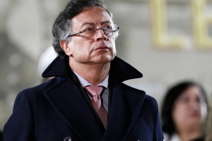 Es usual que Petro, madrugado, abuse del ‘café’ y con un trino ponga a Colombia  de cara a una crisis internacional.