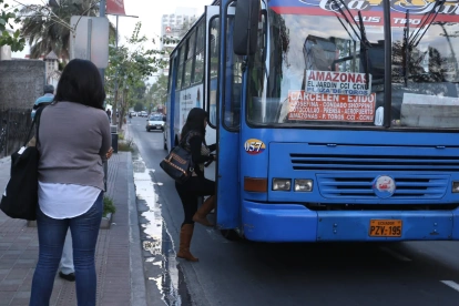 El transporte urbano pide compensación ante alza del diésel.