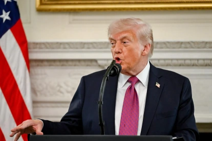 El presidente de Estados Unidos, Donald Trump, pronuncia un discurso en el Comedor de Estado de la Casa Blanca en Washington, DC, EE. UU., el 21 de abril de 2026.