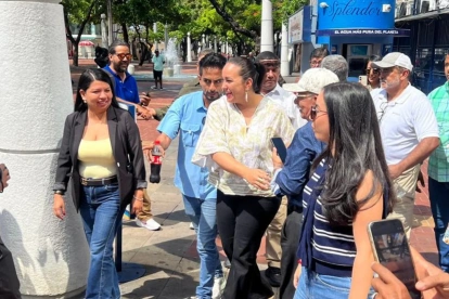 Gabriela Rivadeneira dio una rueda de prensa en Guayaquil.