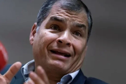 El expresidente y líder de la Revolución Ciudadana arremetió contra la prefecta Marcela Aguiñaga