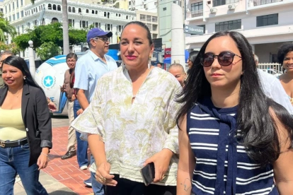 Blanca López acompañó a Gabriela Rivadeneira en el pronunciamiento tras la elección del nuevo viceprefecto del Guayas.