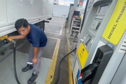 El diésel prémium representa el 51 % del consumo de combustibles en el sector automotor.