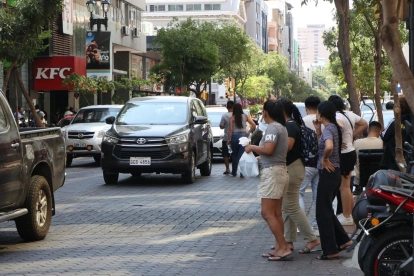 En Guayaquil, ciudadanos dicen que toque de queda no reduce inseguridad y delito se mantiene.