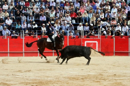 Las corridas están prohibidas en el cantón Quito, pero se pueden dar en Machachi, Cayambe (y otros cantones de la provincia de Pichincha), Latacunga, Ambato, Riobamba...