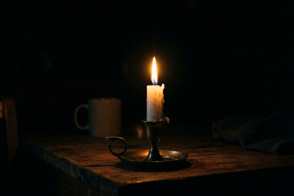 En varias zonas de Guayaquil se registraron imprevistos cortes de energía eléctrica la noche del miércoles 23 de abril.