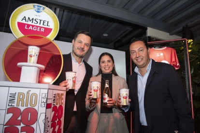 Laurent Delmoul, Pamela Ormaza y José Casillas.