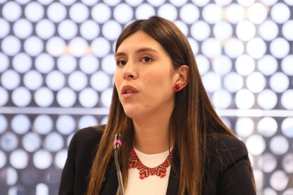 Valentina Centeno es la jefa del bloque de ADN, que señaló que el proyecto que busca sancionar la opinión es del correísmo. Pero los noboístas también tienen un planteamiento y ocultan al proponente.