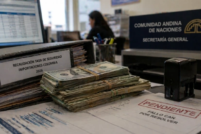 Ecuador acumuló $46 millones en dos meses por la tasa a importaciones desde Colombia, recursos cuyo destino dependerá de un fallo de la Comunidad Andina.