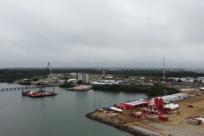 Una visión general del Puerto Bolívar.