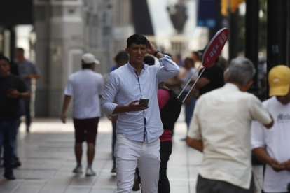 Incertidumbre. El ciudadano de a pie también siente la ausencia de sus autoridades. La planificación, a meses de elecciones, se percibe inestable.