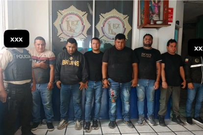 Seis miembros de Los Choneros fueron detenidos tras robo vehicular en la vía Alóag–Santo Domingo.