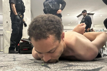 Donald Trump compartió la imagen de la persona que buscaba atentar contra los presentes.