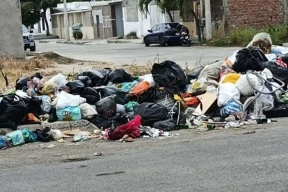 COE Nacional activó medidas el 26 de abril por acumulación de basura en Manta.