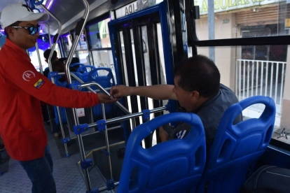 Mantener la tarifa de 0,35 centavos es insostenible, aseguran los transportistas. El incremento del diésel e insumos generó un fuerte impacto.