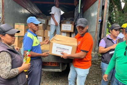 En las zonas afectadas, la Secretaría Nacional de Riesgos ha desplegado ayuda a los damnificados.