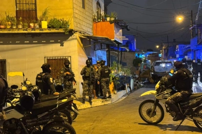 Autoridades realizaron operativos en Machala tras el hecho registrado en Puerto Bolívar, donde se investiga el uso de un vehículo modificado para simular funciones policiales.