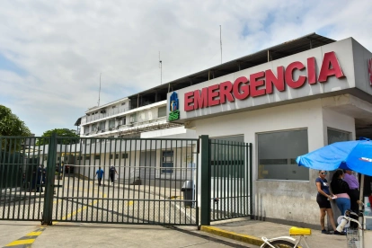 Zona exterior del área de Emergencias del hospital Teodoro Maldonado Carbo, en el sur de Guayaquil.