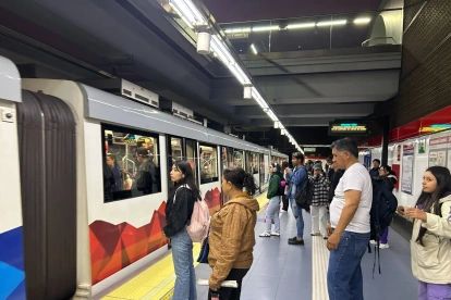 El metro de Quito opera desde diciembre de 2023, con cuestionamientos por fallas persistentes.