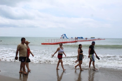 Ecuador tendrá un extenso feriado por el Día del Trabajo. En los balnearios se alistan para recibir a visitantes.