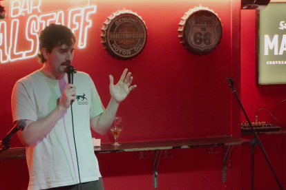 Andrade Malo, cuyo nombre artístico es RRRRRRRRRRRRRAM, empezó su carrera sobre las tablas del Puerto Principal.