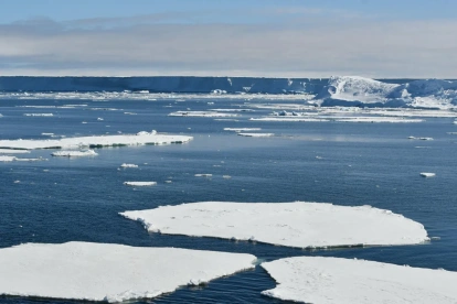 Las aguas cálidas de las profundidades oceánicas están ya acercándose peligrosamente a la Antártida.