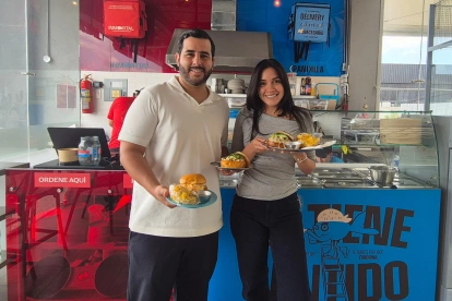 Roxana Yepes y José Barsia trajeron los sánduches de ceviche a Guayaquil.