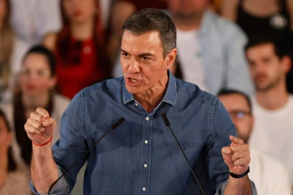 El secretario general del PSOE y presidente del Gobierno Español, Pedro Sánchez, durante su intervención en un acto de precampaña en Córdoba.